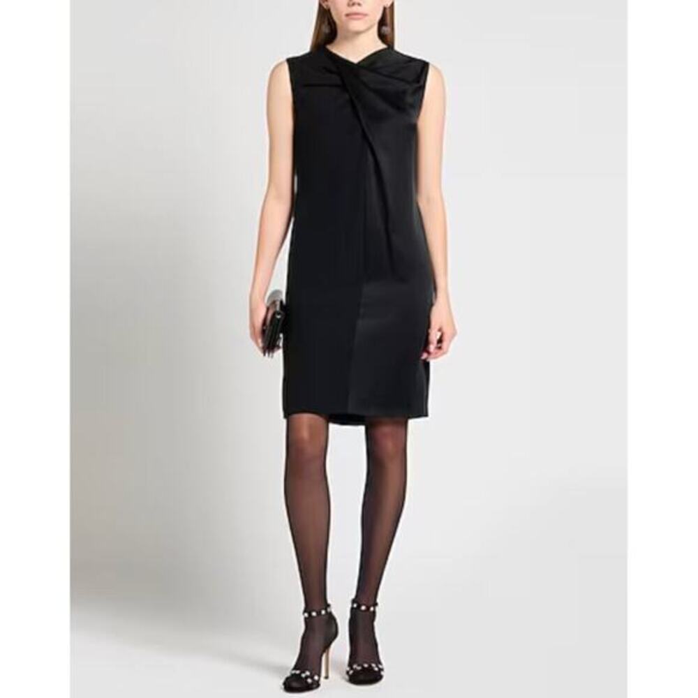 Burberry  Draped Satin-back Crepe Dress‎ in Black - Picture 2 of 6